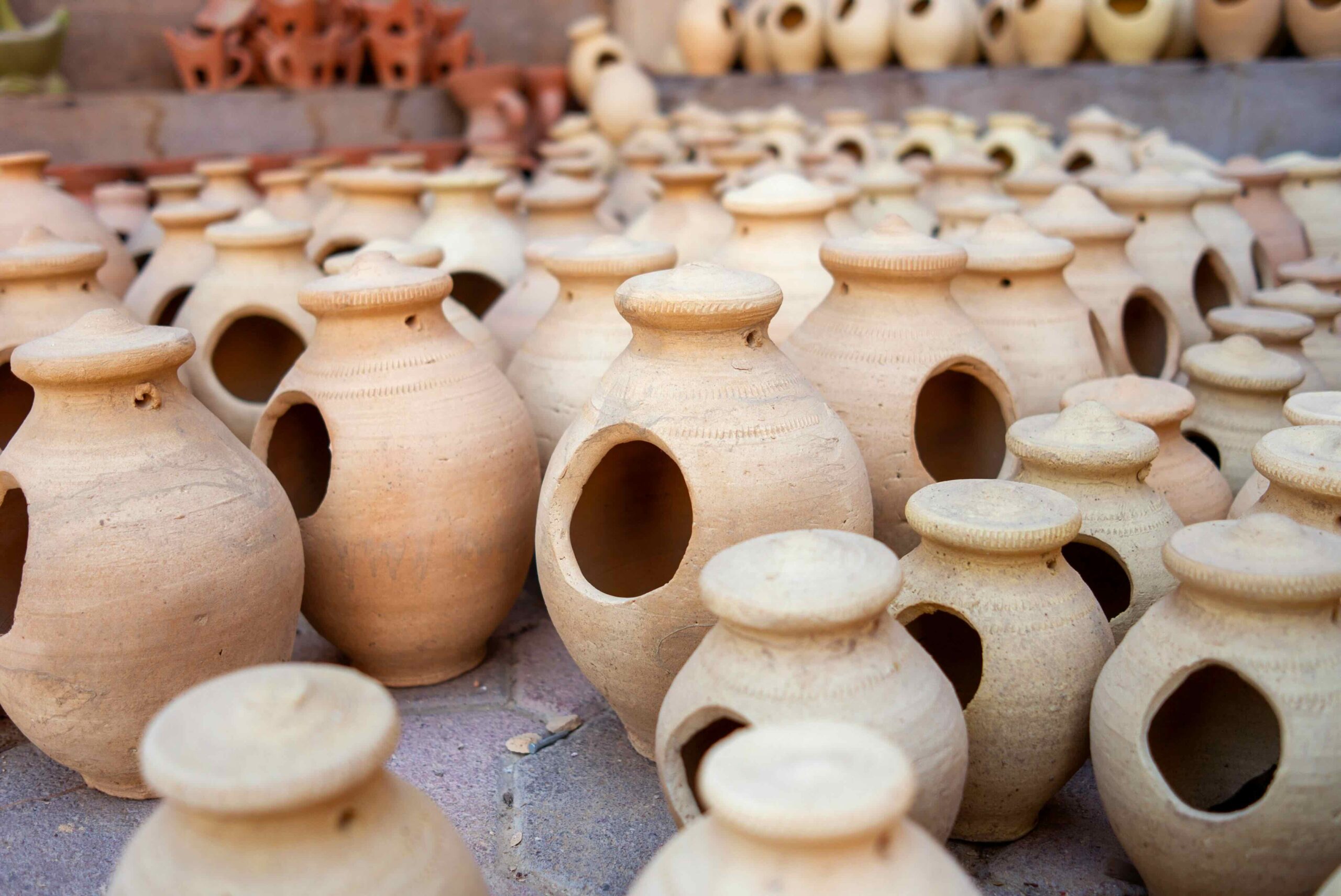 Oman pots market souq