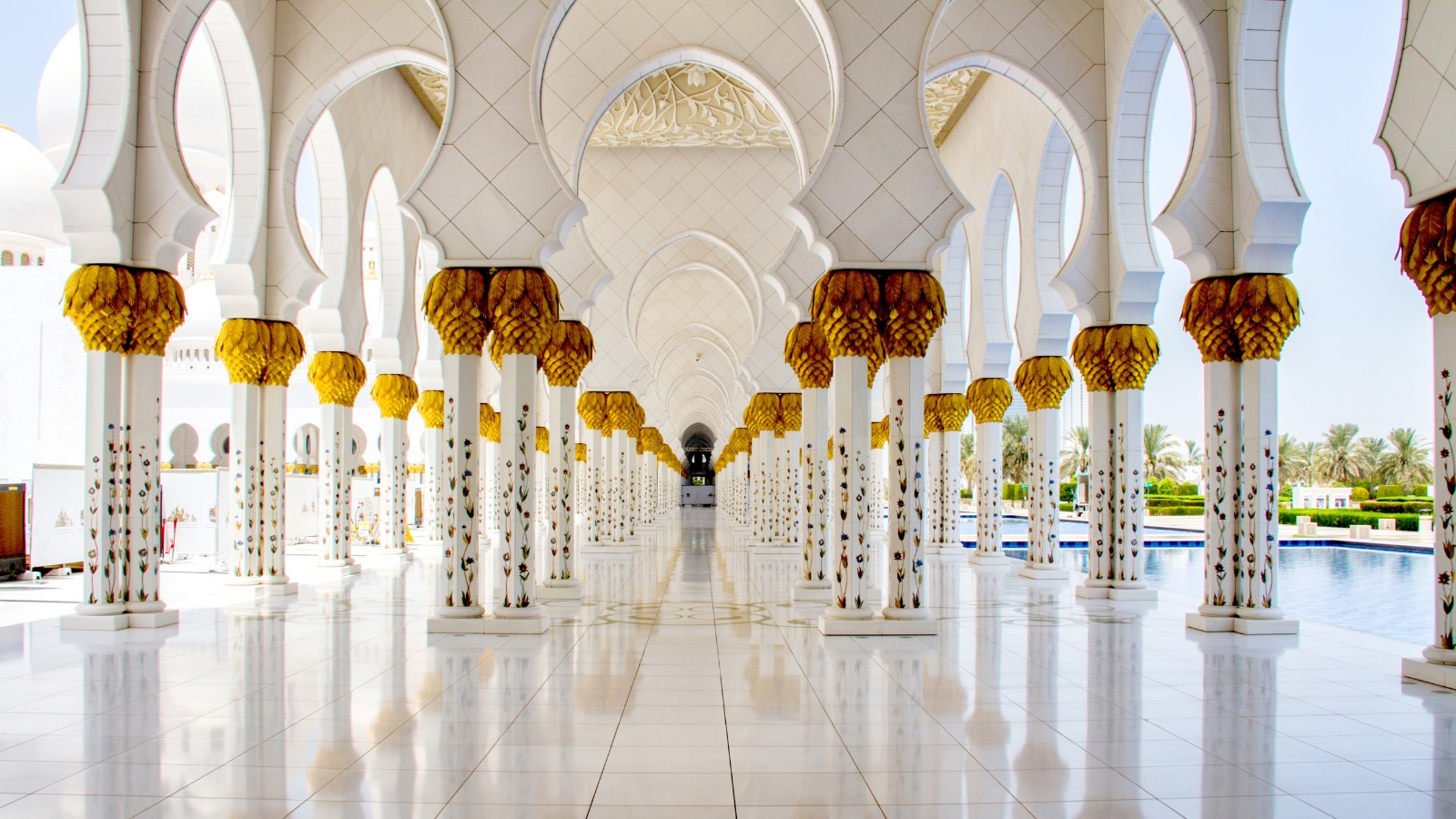 Sheikh Zayed Mosque in Abu Dhabi