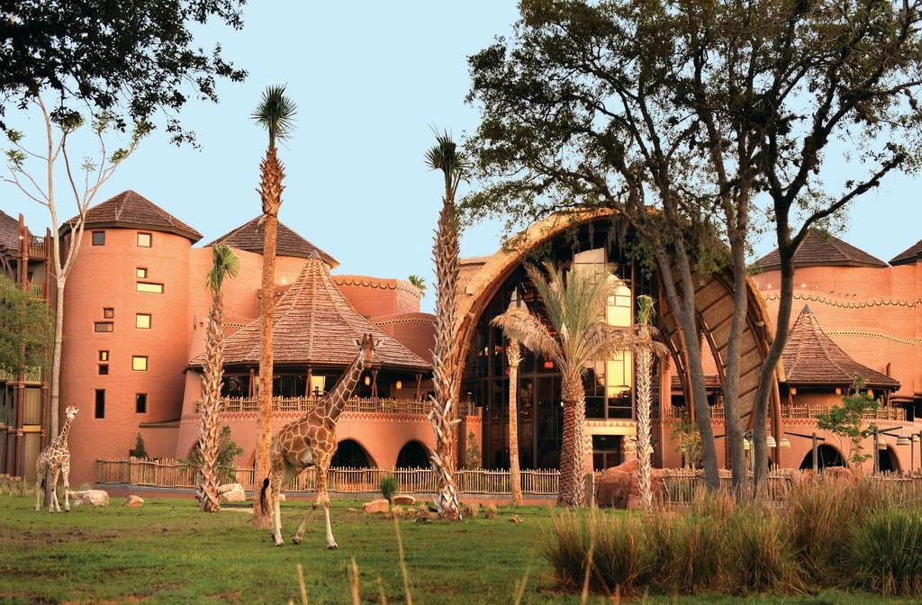 Walt Disney World Animal Kingdom Lodge - Deluxe Resort Giraffe