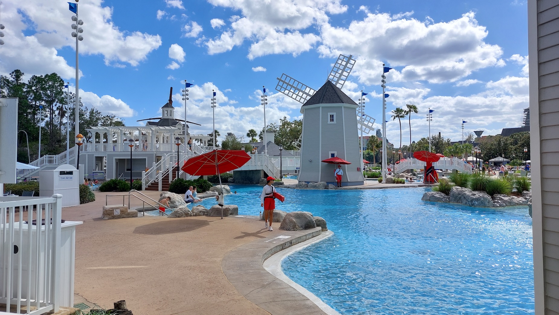 Walt Disney World Yacht Beach Resort - Deluxe Resorts Pool