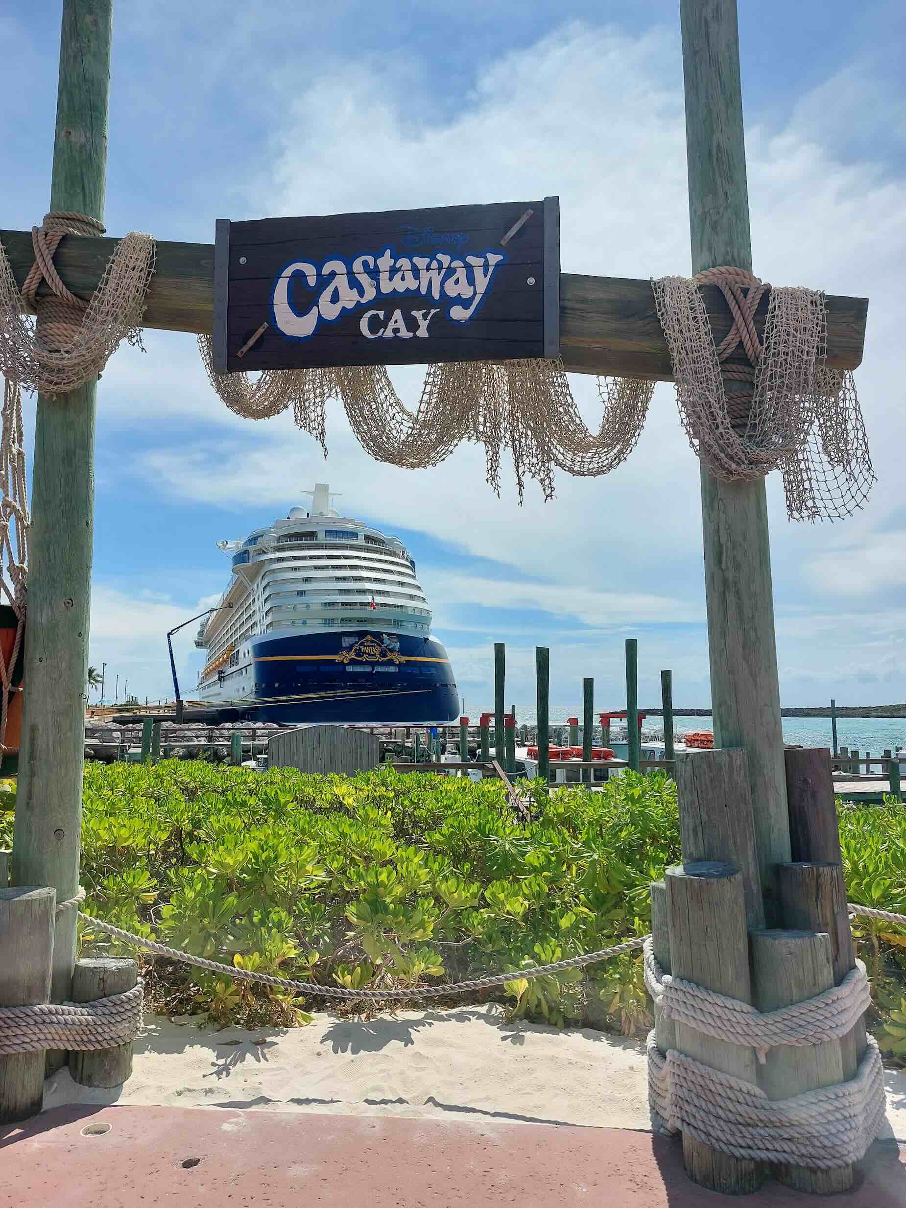 Disney Cruise Line Castaway Cay Signage en schip