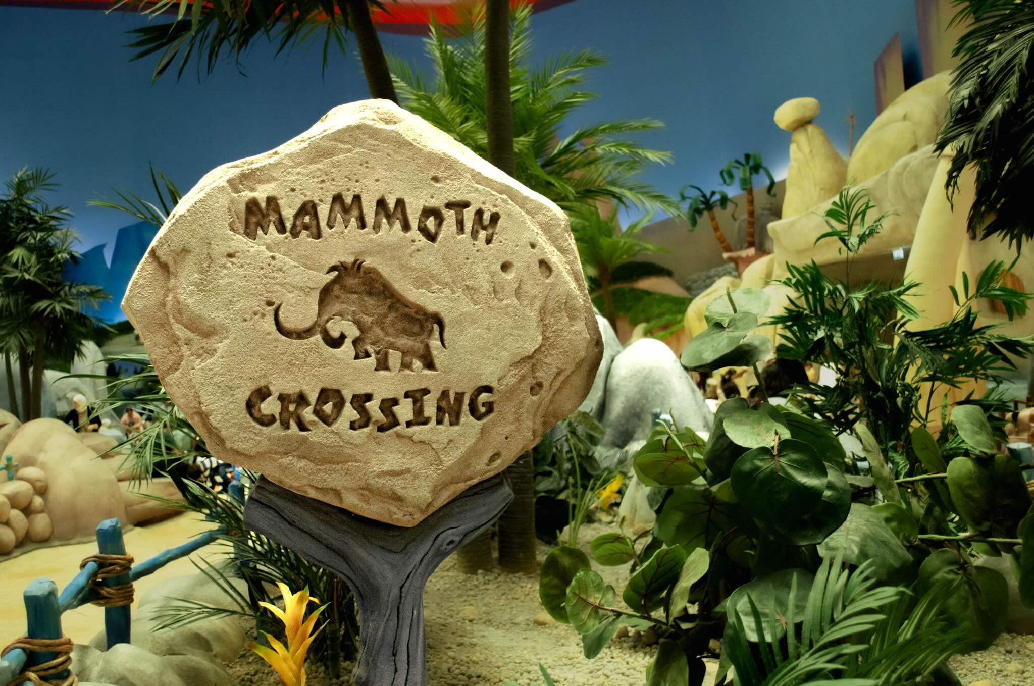 Warner Bros World Abu Dhabi - Mammoth Crossing Flintstones