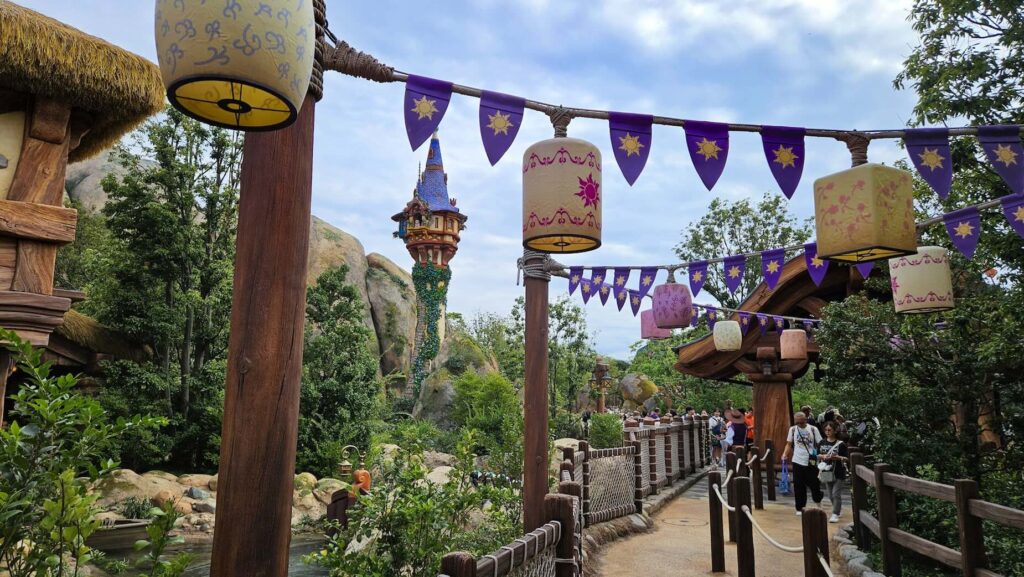Disney Tokyo, Attraction in DisneySea Tangled queue