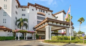 Inn at Pelican Bay ext