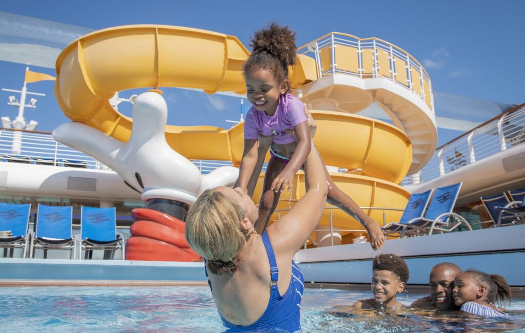 Disney Cruise Line - Disney Fantasy Pool Deck