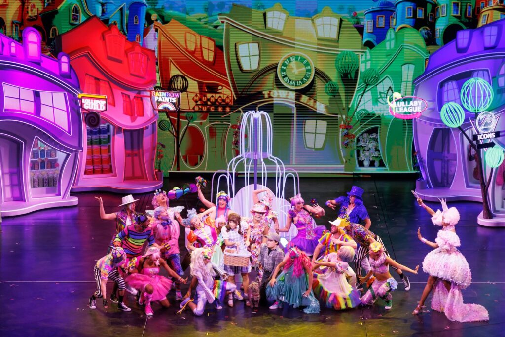 Royal Theater, The Wizard of Oz Show - Icon of the Seas - Royal Caribbean International
