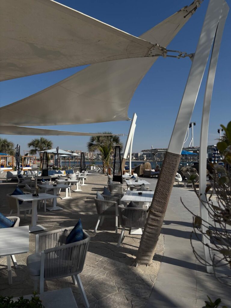 Strandvakantie tijdens een overnachting in Hilton Abu Dhabi