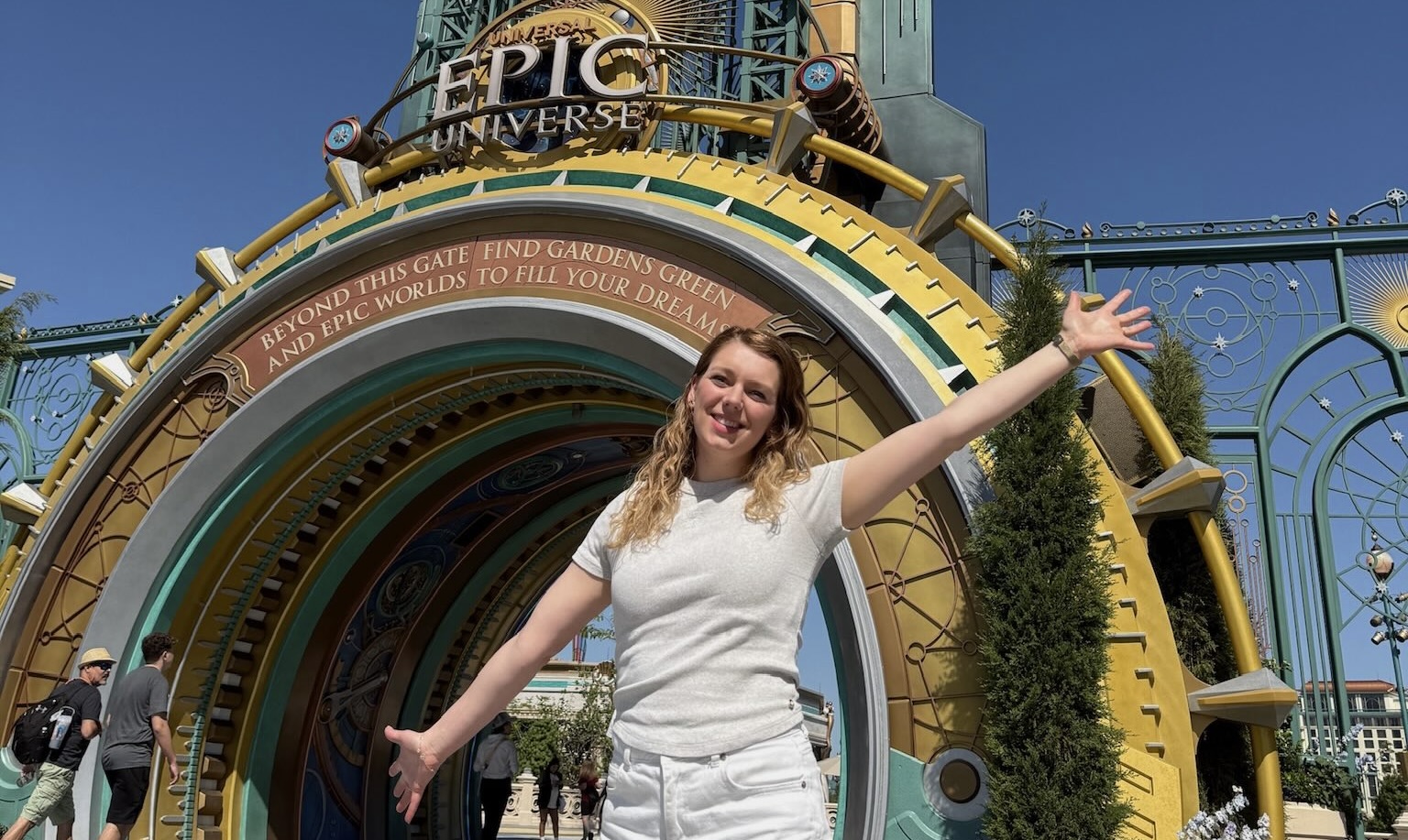 Tari epic universe zoom in