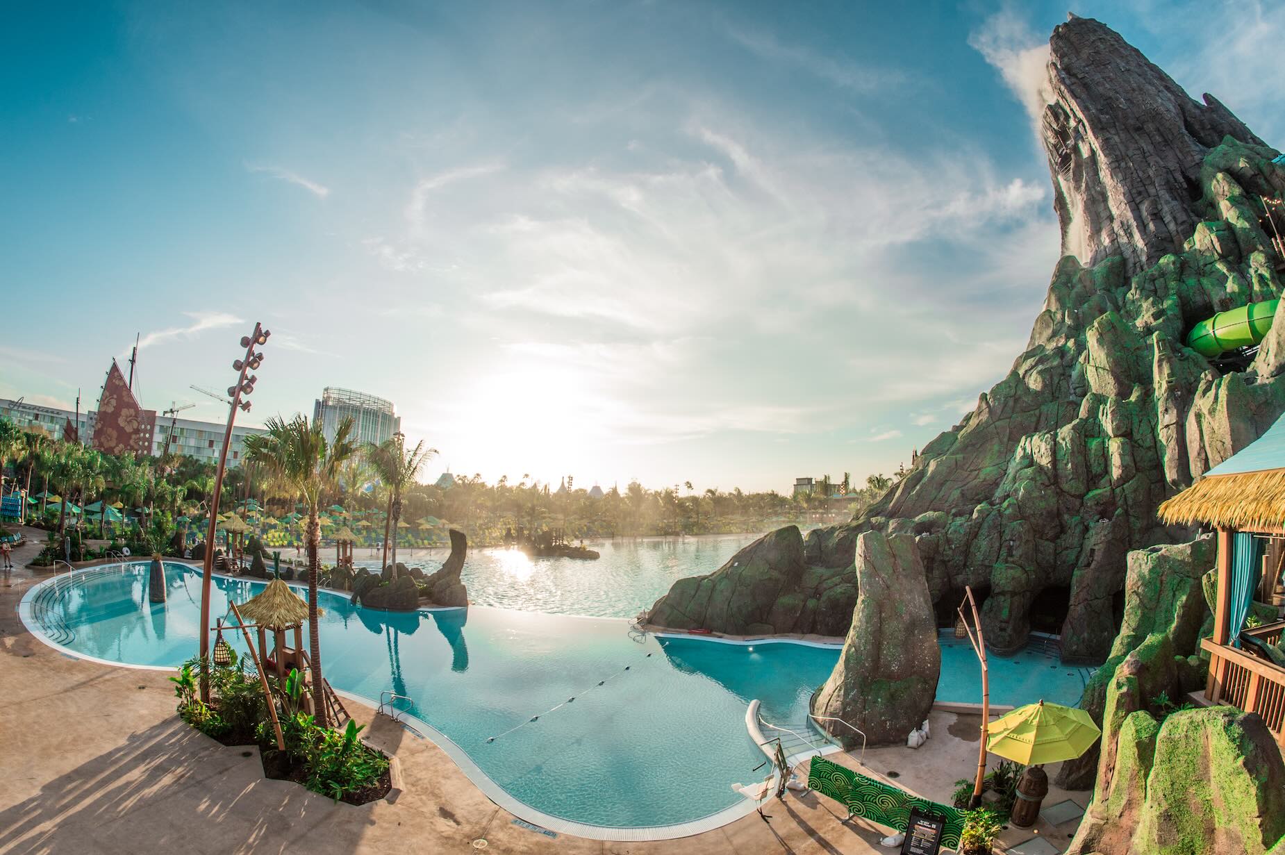 Universal Orlando Resort, Volcano Bay Side view pool
