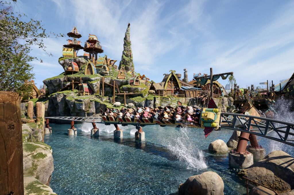 Hiccups Wing Gliders in How to Train upper Dragon, Isle of Berk - Universal Orlando Resort, Epic Universe