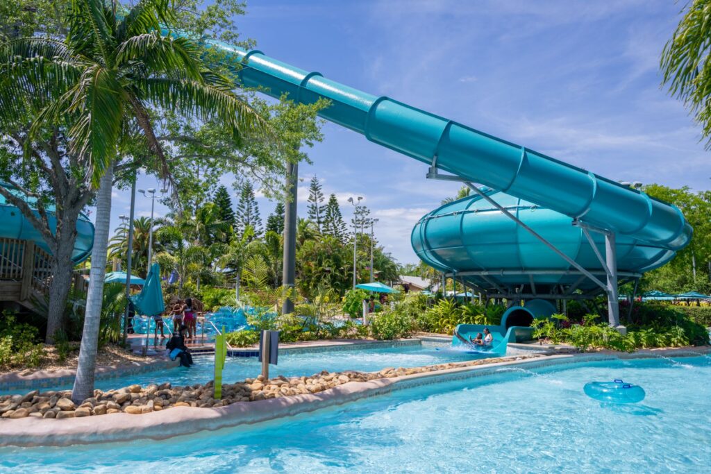 Een glijbaan in het waterpark SeaWorld Orlando, een van de waterparken in Orlando.