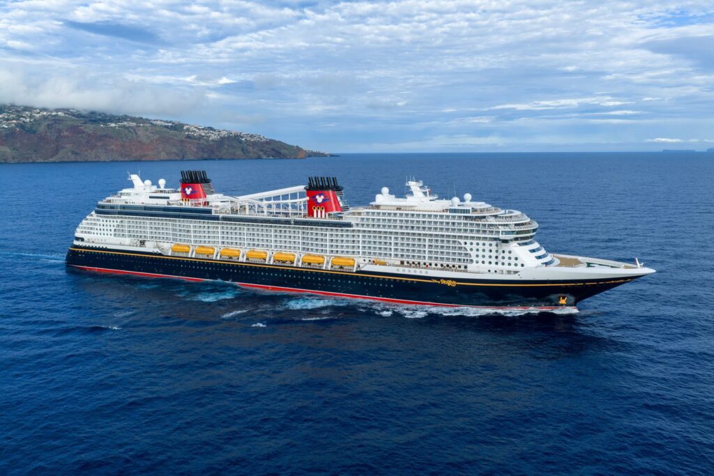 Disney Destiny aan het varen