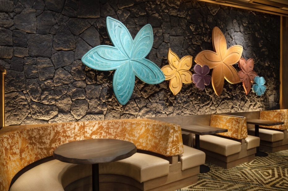 Bar of luxury Disney Hotel Polynesian