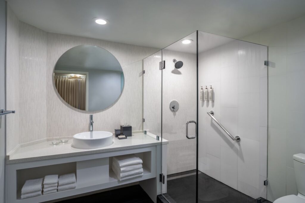 Renaissance Orlando Resort & Spa bathroom