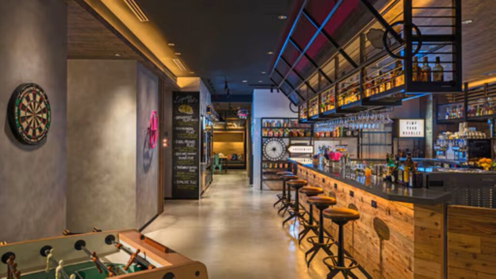 The bar hotel Honmachi Moxy