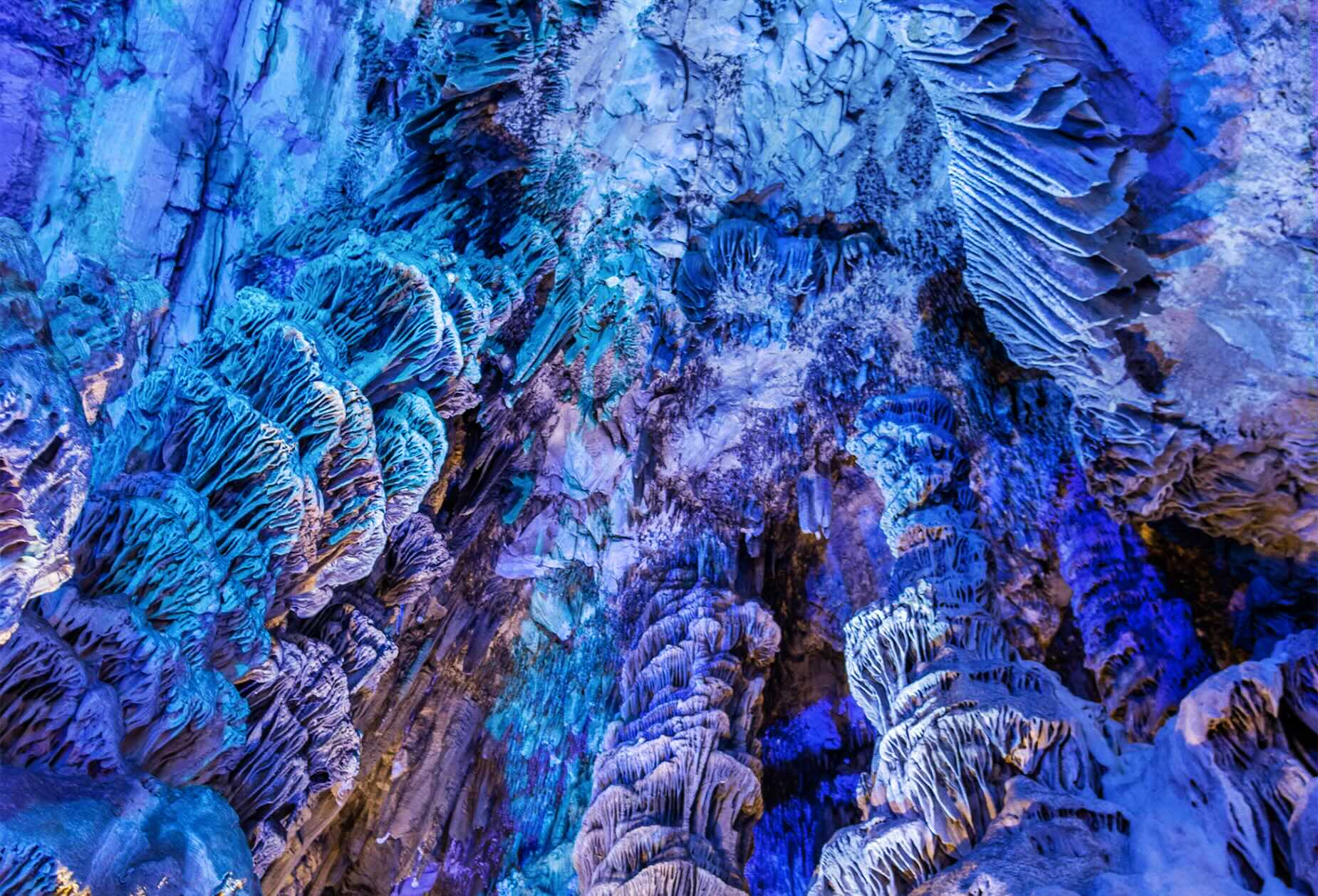 Gilbraltar Caves, een van de cruise stops in Europa van de Disney Wish