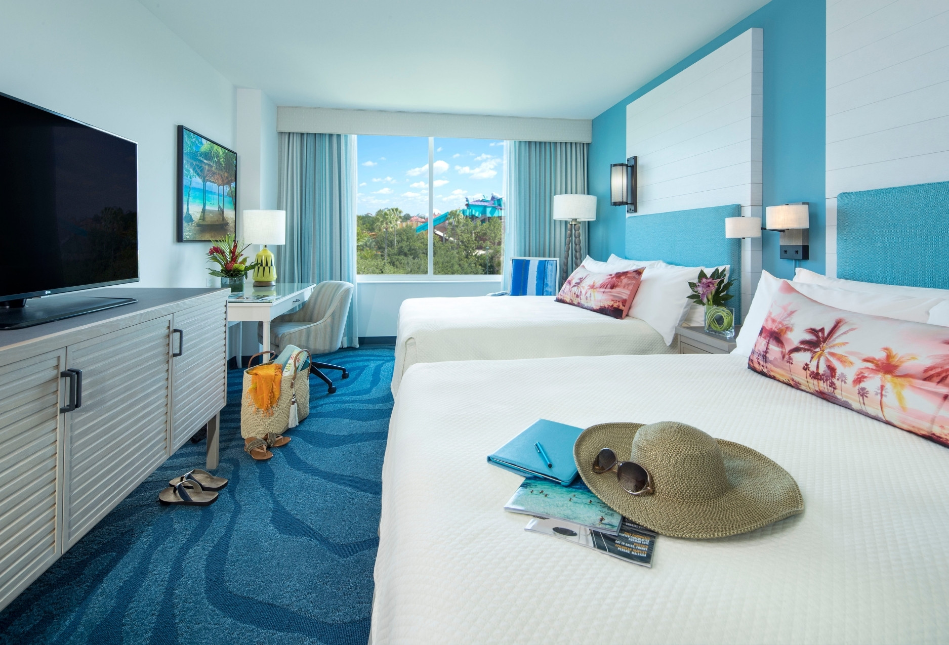 Bedroom Loews Sapphire Falls Resort on trip to Universal Orlando Resort