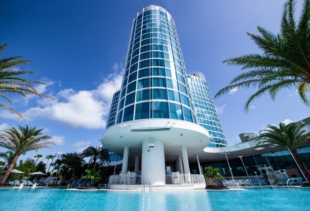 Exterior of Universal Aventura Hotel Pool in Orlando the theme park city