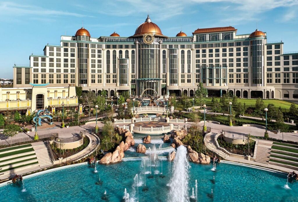 Universal Helios Grand Hotel, a Loews Hotel Exterior