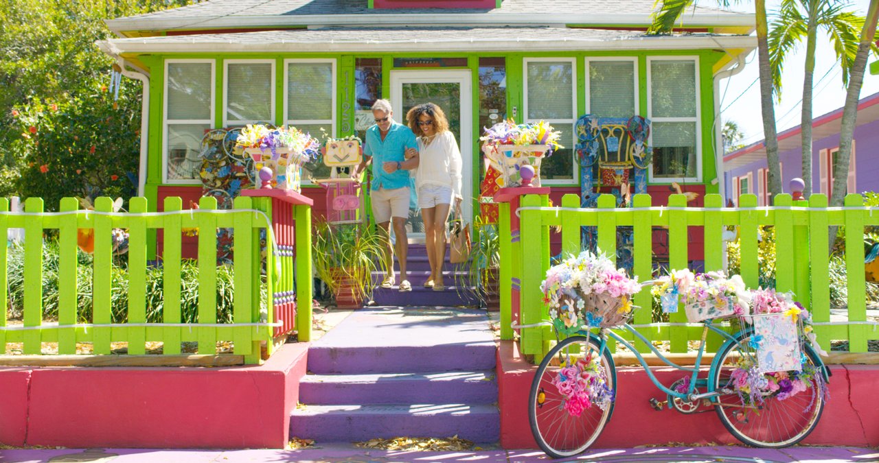Village of the Arts Bradenton stays colorful house