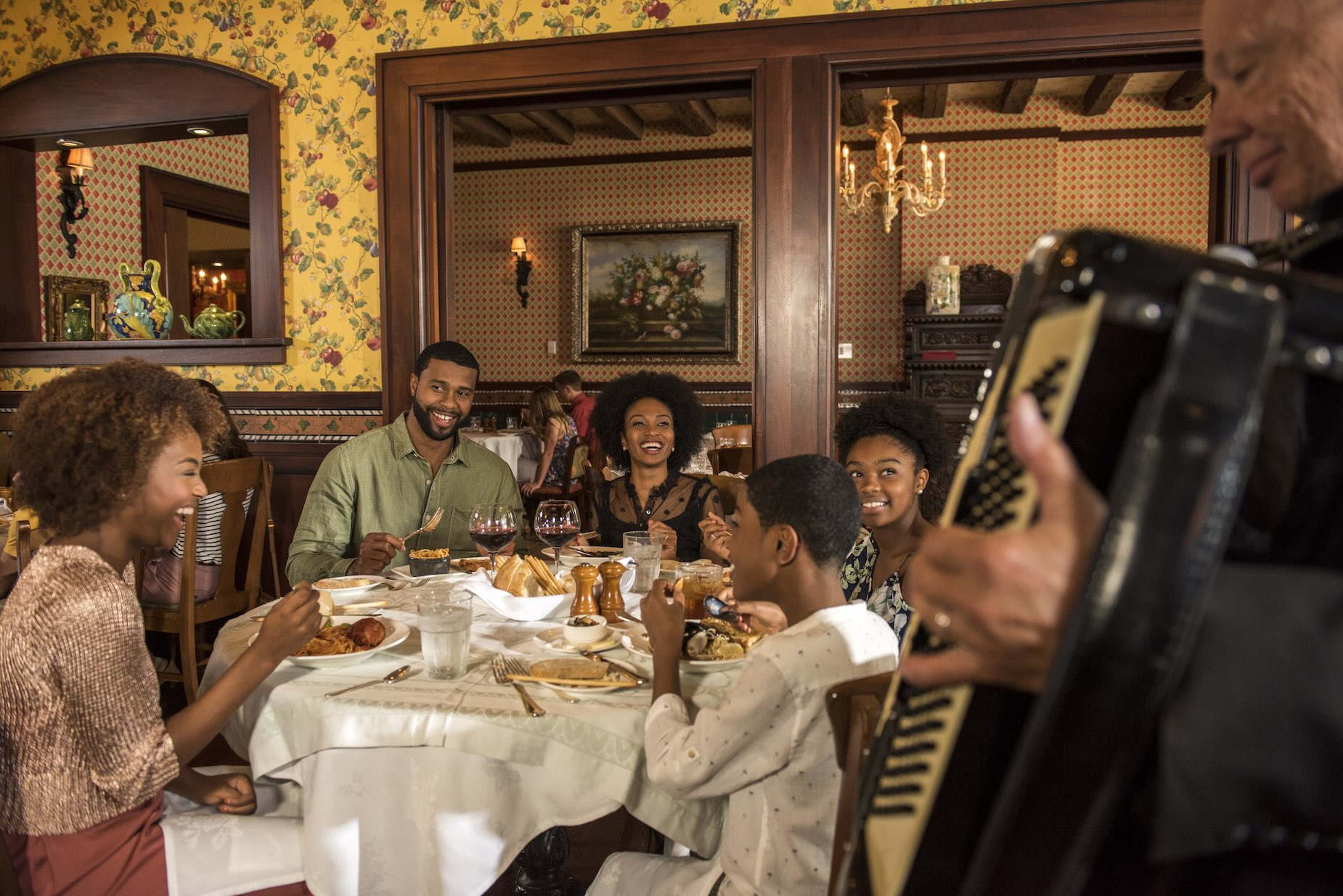 Mama Dellas restaurant present at Portofino Bay hotel at Universal Orlando Resort