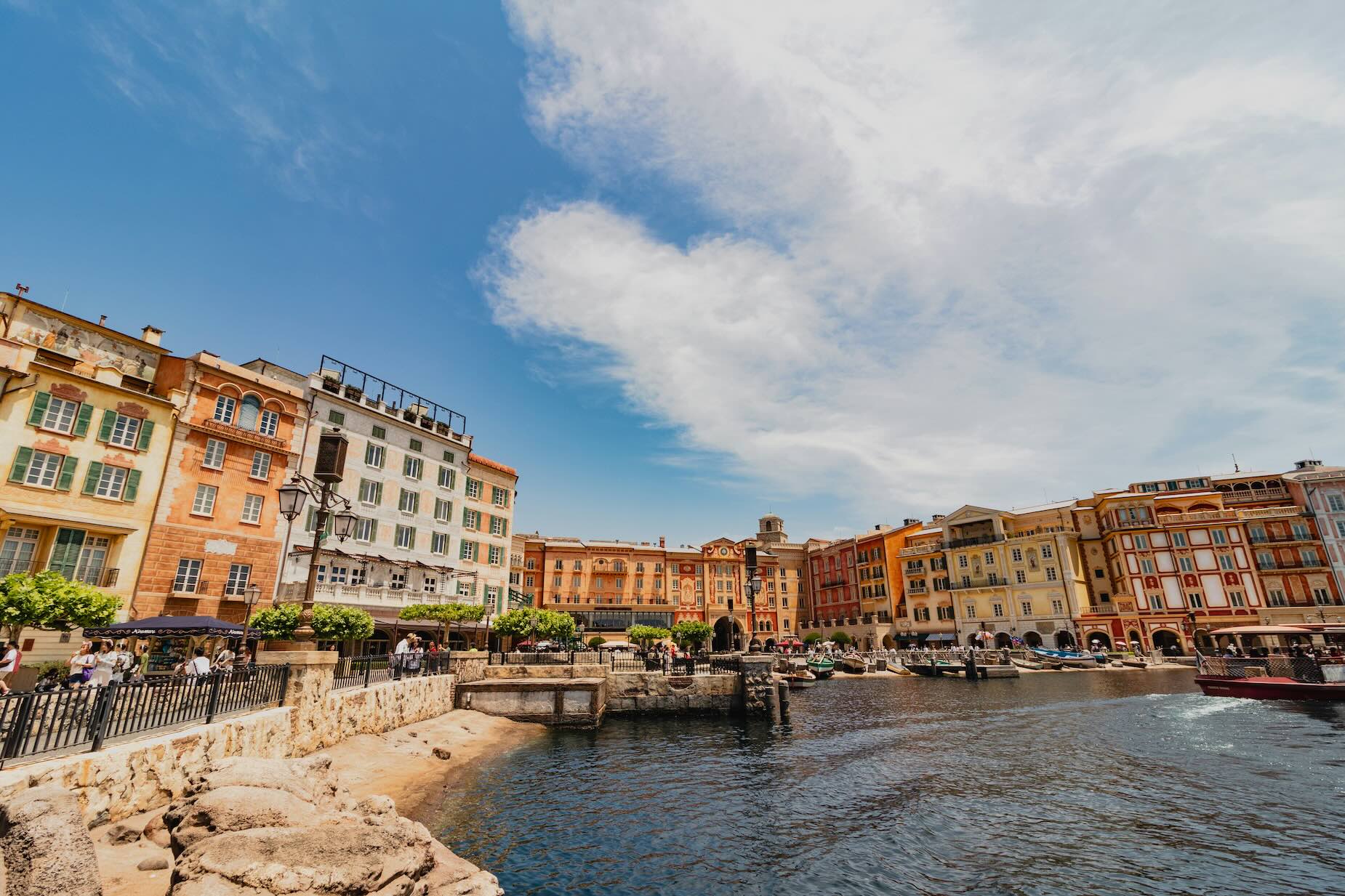 Harbour in Tokyo DisneySea, een van de pretparken in Japan